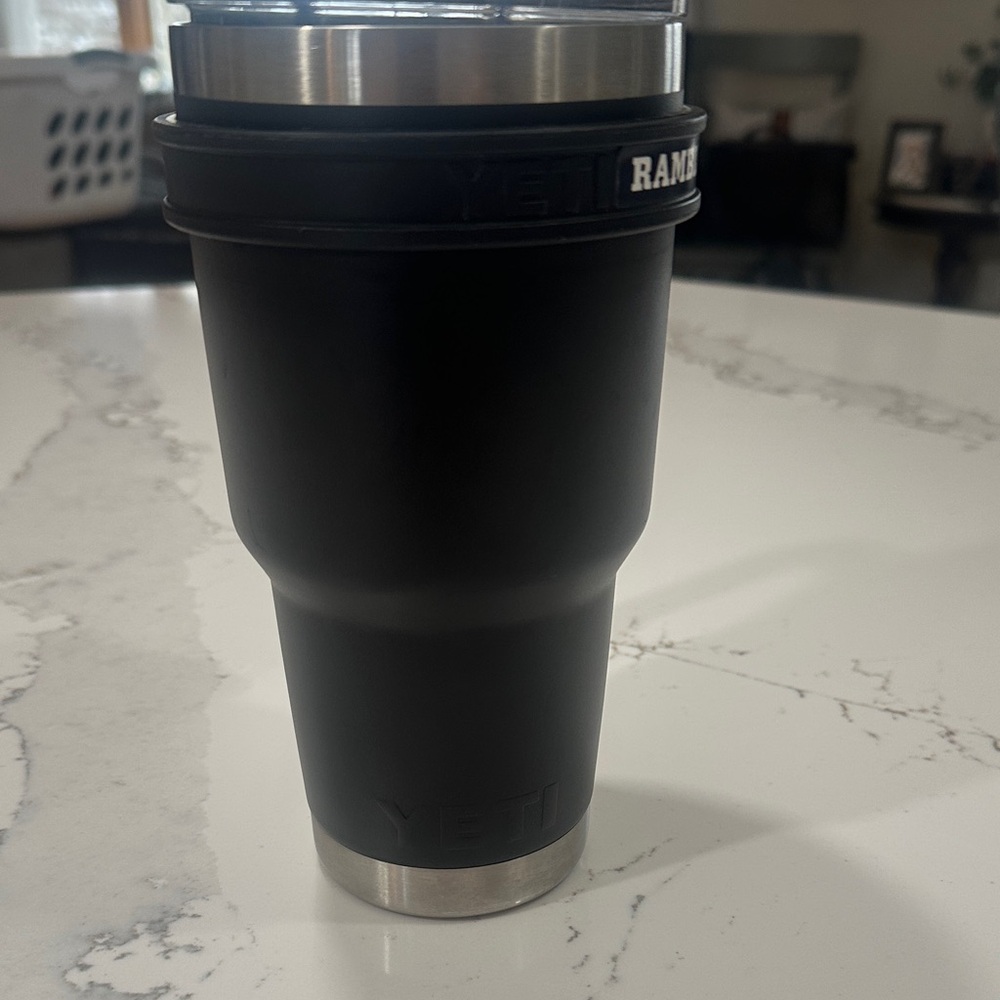 EUC❗️Yeti Stainless Steel Travel Mug with Removable Handle - Picture 3 of 3